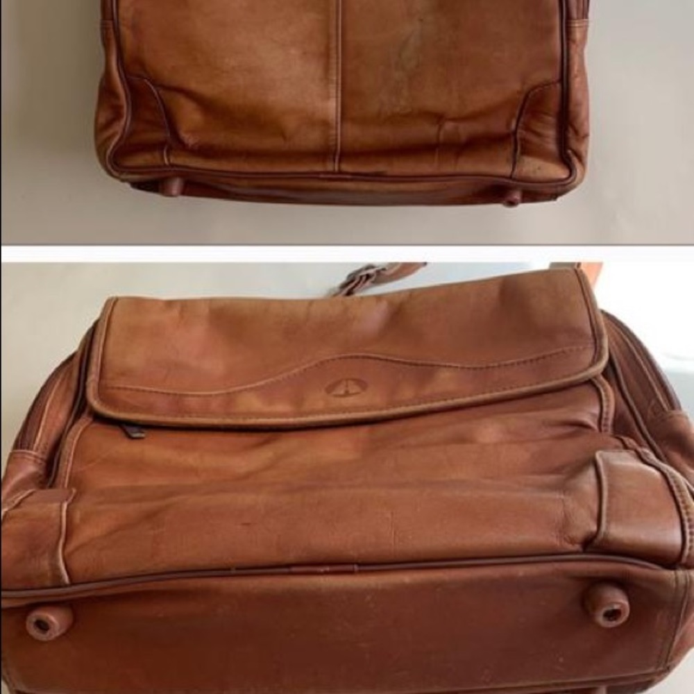 Avenues in leather Messenger Bag - Picture 9 of 10